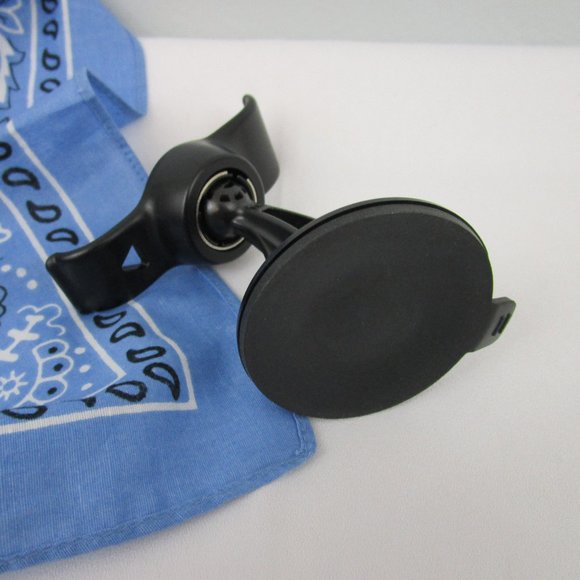 Garmin Nuvi 40LM Navigator + Charger + Mount - Picture 5 of 14